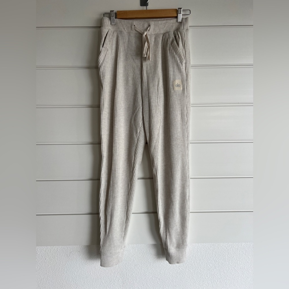 Alo Yoga Muse Lounge Pants Cream XS Like-New